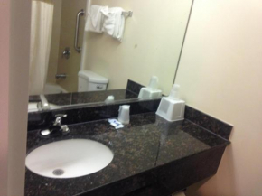 Гостиница Red Carpet Inn - New Brunswick  Нью-Брансуик